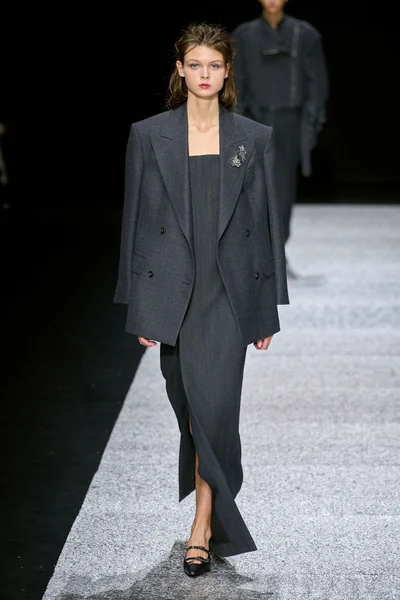 Look 60